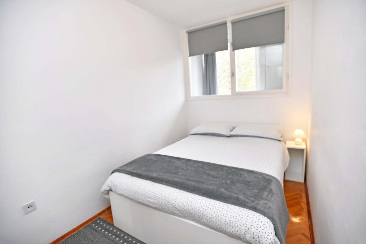 Demass Apartment - Cozy, Free Parking And Wifi Дубровник Екстер'єр фото